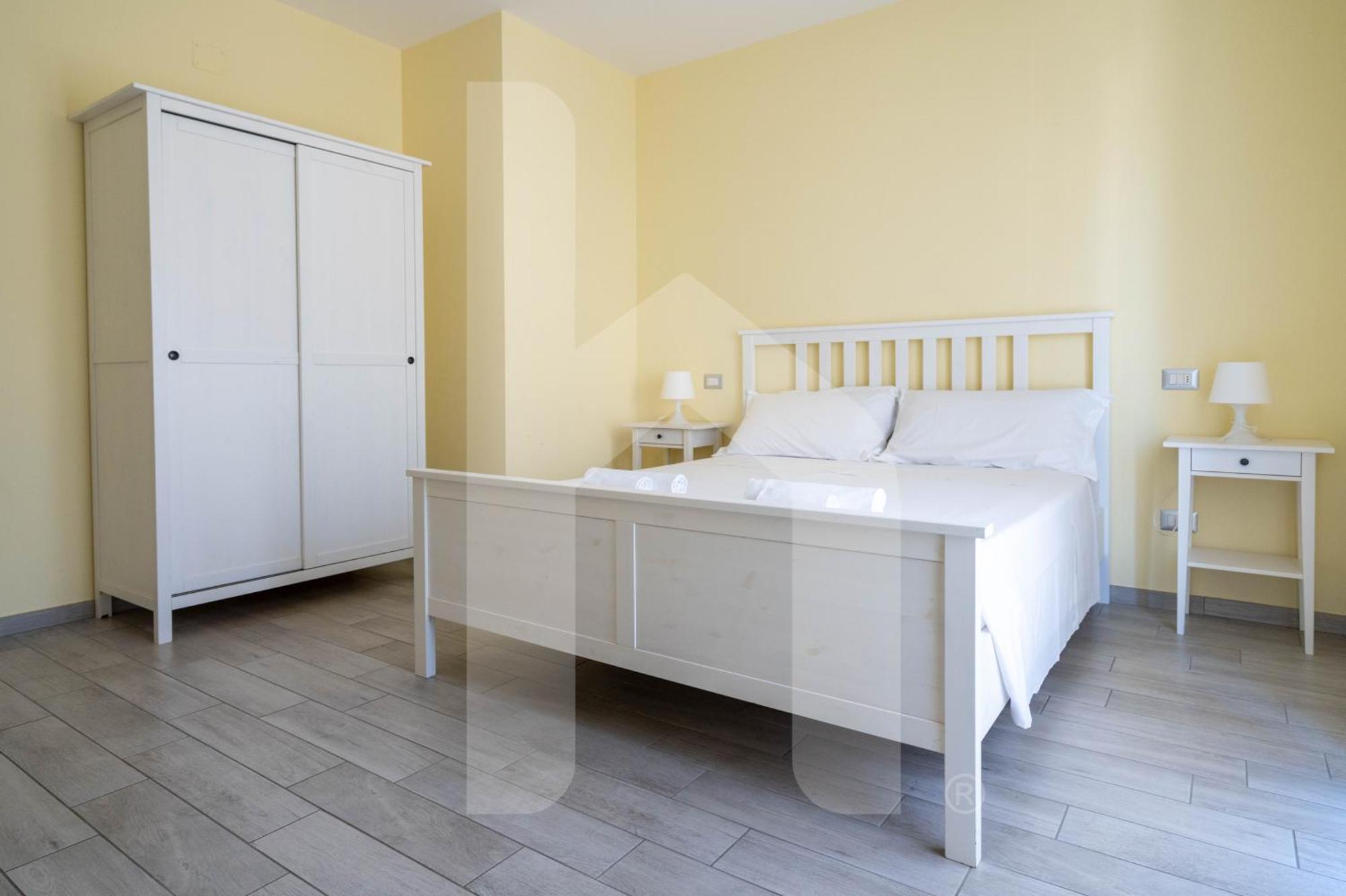 Апартаменты Homiday - Residenza D'Annunzio Пинето Экстерьер фото